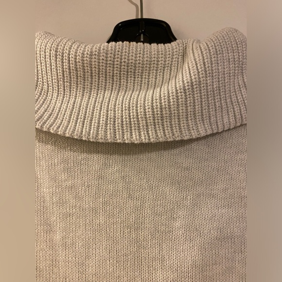 Rachel, Zoe, quarters of sweater xs - Picture 6 of 8